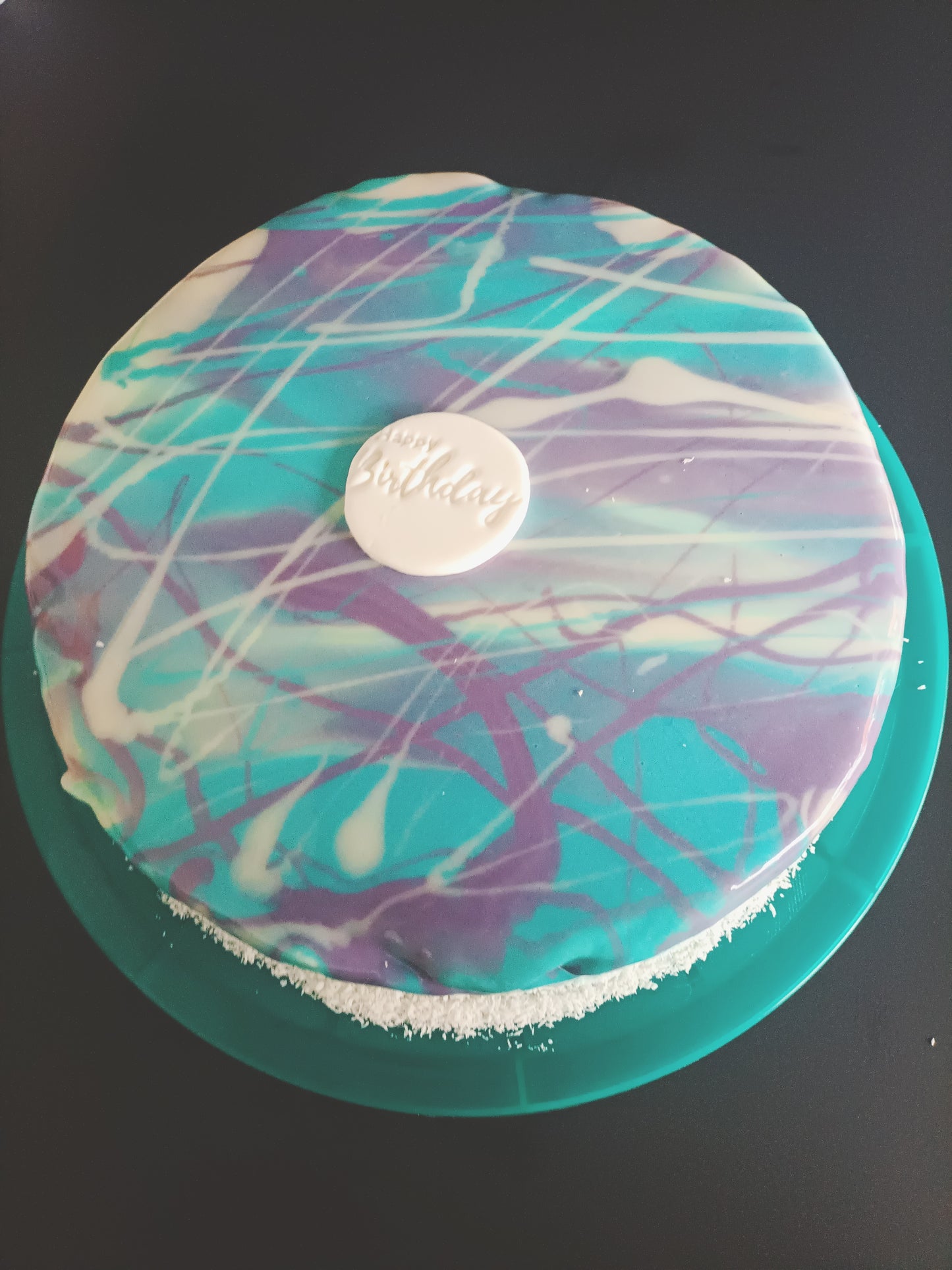 Entremet I witte chocolade en rode vruchten, een smeuïge chocolade entremet of een fruitbavarois