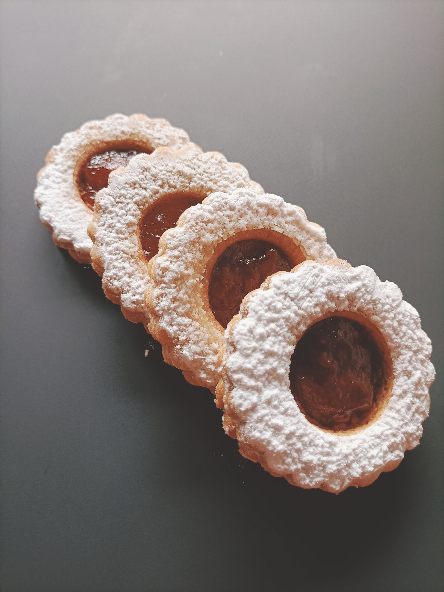 Gevulde koekjes met jam